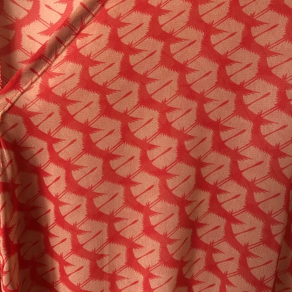 🤩*LIKE NEW* Chiffon Peplum Button-Up Blouse - Picture 5 of 7